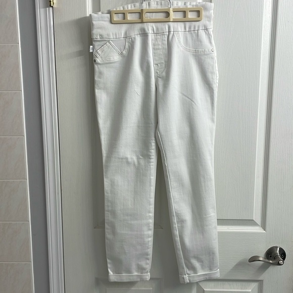 Rock & Republic Women's White Jeans Wide Waist Pockets Pull On Style Size 10 - Picture 1 of 8